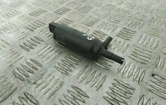BMW 5 GT F07 Windscreen/windshield washer pump 7217792 67127217792