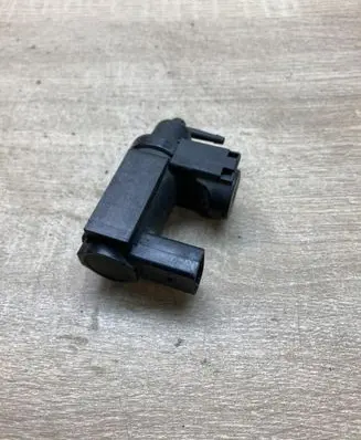 Audi A4 S4 B7 8E 8H Turbo solenoid valve 059906628B 70101900
