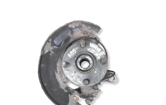 Toyota Yaris Front wheel hub spindle knuckle 