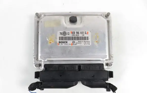 Volkswagen PASSAT B5.5 Engine control unit/module 038906019GL 0281010944