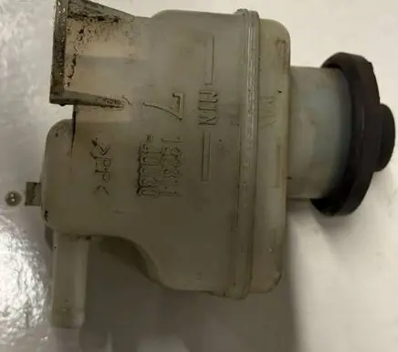 Toyota Scion Brake fluid reservoir 