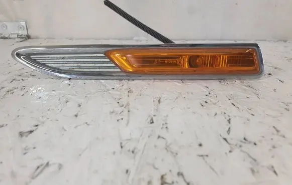 Ford Mondeo MK IV Front fender indicator light 7S7113K354BD