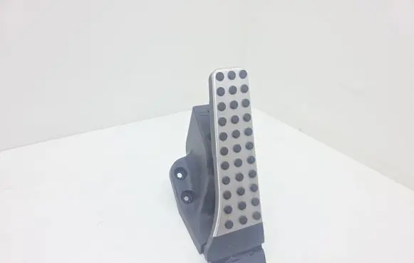Mercedes-Benz E W213 Accelerator throttle pedal A2053000104