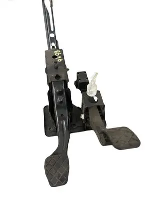 Volkswagen Golf IV Pedal assembly 1J1721651A