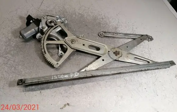 Lexus IS 220D-250-350 Front door window regulator with motor 8571058010