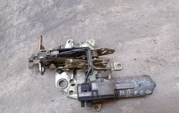 Mercedes-Benz E W210 Tailgate/trunk/boot lock/catch/latch 0390201678