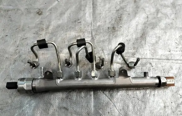 Volkswagen Golf VI Fuel main line pipe 03L130277B