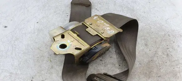 Mitsubishi Pajero Sport I Rear seatbelt 7815233605