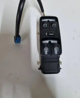 Mercedes-Benz C W203 Electric window control switch A2038218051 501810 220102FQ03