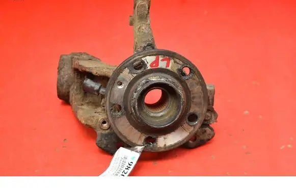 Skoda Fabia Mk2 (5J) Front wheel hub spindle knuckle