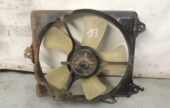 Toyota Avensis T220 Electric radiator cooling fan D183