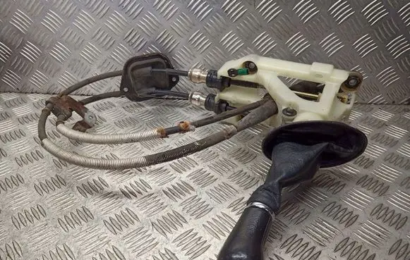 Toyota Yaris Gear selector/shifter in gearbox 
