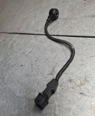 Volkswagen Golf III Detonation knock sensor 021905377C