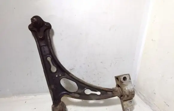 Skoda Octavia Mk2 (1Z) Front lower control arm/wishbone 1K0407153N