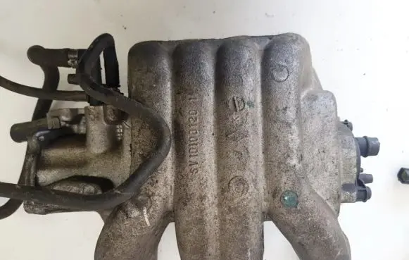 Renault Espace III Intake manifold sv1010012u1
