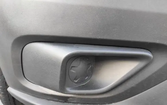Front bumper lower grill