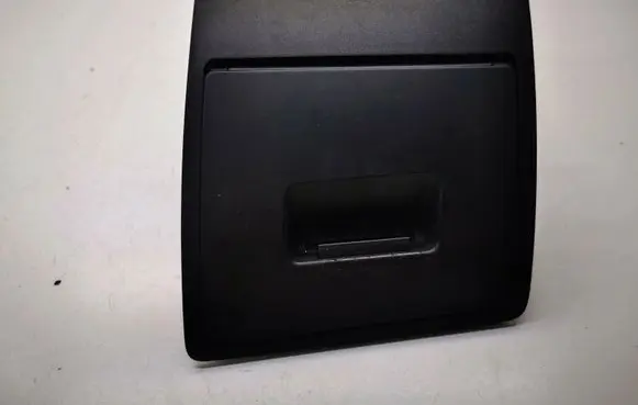 BMW 5 E60 E61 Glove box 7156225 51457156225