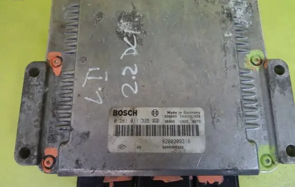 Renault Laguna II Engine control unit/module 0281011325