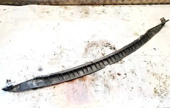 Volkswagen Touareg I Front bumper mounting bracket cm740d