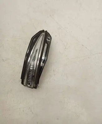 Toyota RAV 4 (XA40) Mirror indicator light 42-71
