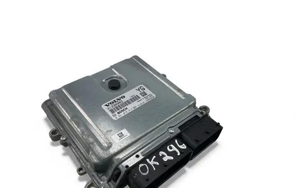Volvo XC70 Engine control unit/module ECU 31336983 0281018414