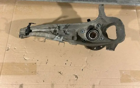 Porsche Cayenne (92A) Front wheel hub 7P0407246A 7P5501655