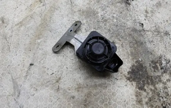 Skoda Octavia Mk3 (5E) Other engine bay part 560951227B