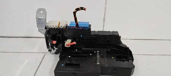 Mercedes-Benz C W204 Comfort/convenience module 2049005201 5DK00922559 2045459032