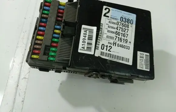 Renault Laguna II Fuse box set 8200607608