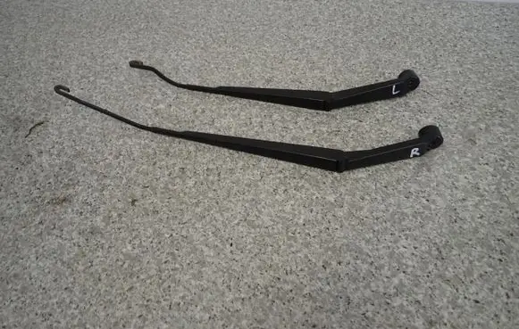 Suzuki Celerio Front wiper blade arm
