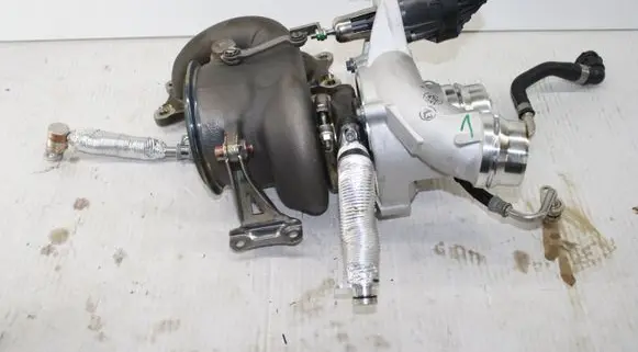 BMW 8 G14 Turbo 8679021