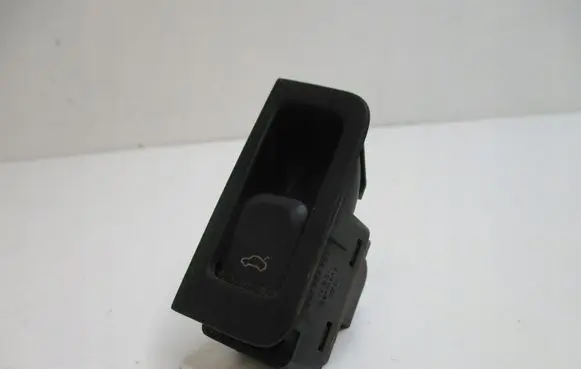 Audi A3 S3 A3 Sportback 8P Central console control unit 4H0959831A