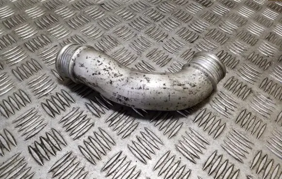 Volvo V40 Intercooler hose/pipe 31325041