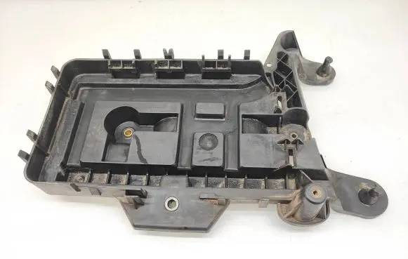 Volkswagen Caddy Battery tray 1K0915333B