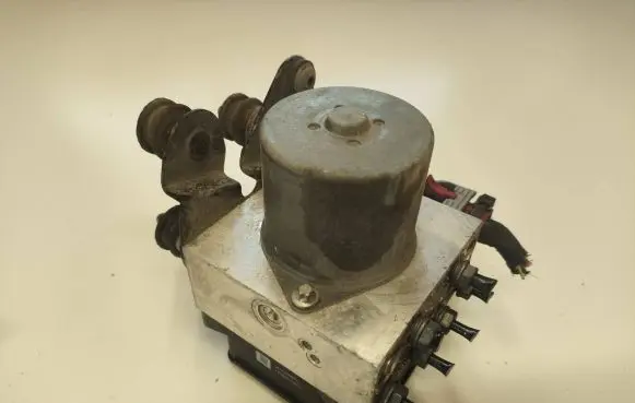 Volkswagen PASSAT B7 ABS Pump 3AA614109AC 17654043 54085622R