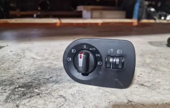 Light switch
