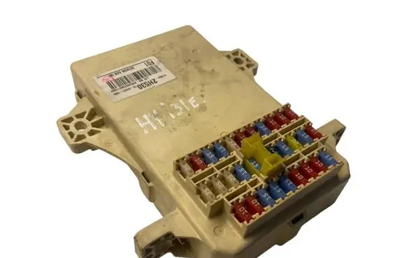 Hyundai i30 Fuse module 919502H530 919502H500 1007621006