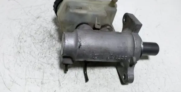 Master brake cylinder