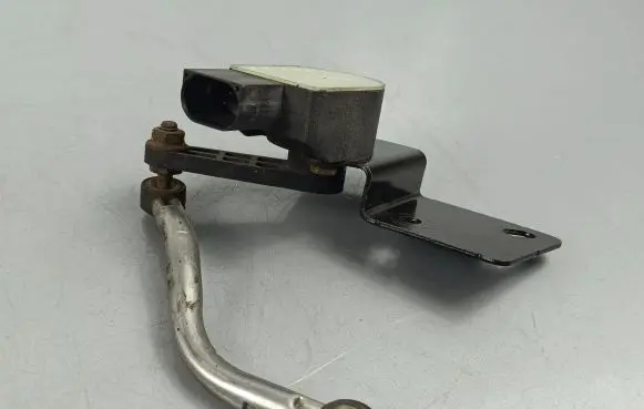 Jeep Grand Cherokee Air suspension front height level sensor 68164092AB