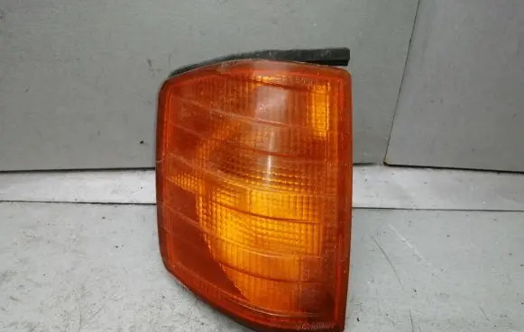Mercedes-Benz 190 W201 Front indicator light 42656R6