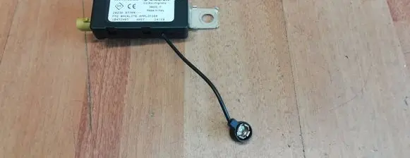 Renault Espace V (RFC) Aerial antenna amplifier 282309775R