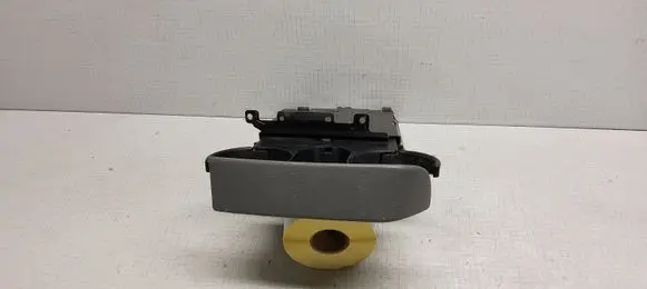 Cup holder front