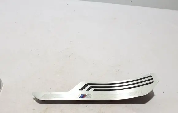 BMW X7 G07 Rear sill trim cover 8094813