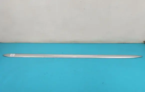 Foot area side trim