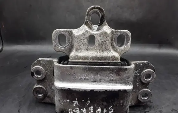 Skoda Superb B6 (3T) Engine mount bracket 3C0199555 3C0199555R