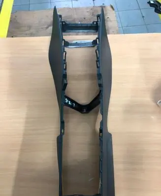 Toyota Yaris XP210 Center console