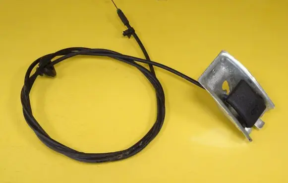 Engine bonnet/hood lock release cable