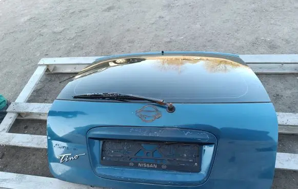 Nissan Almera Tino Tailgate/trunk/boot lid