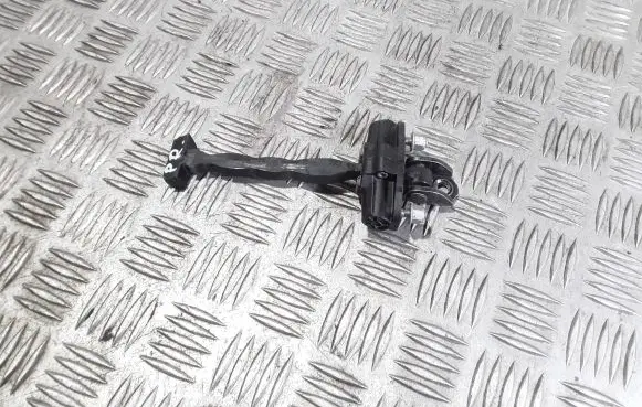 Ford Focus Front door check strap stopper