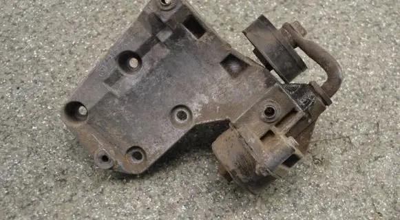 BMW 3 E46 A/C compressor mount bracket 7786194 64.55-778194